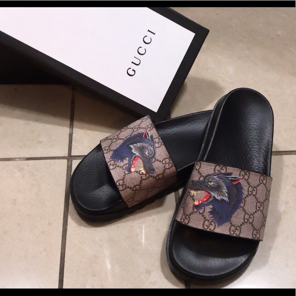 Gucci GG supreme wolf slide sandals